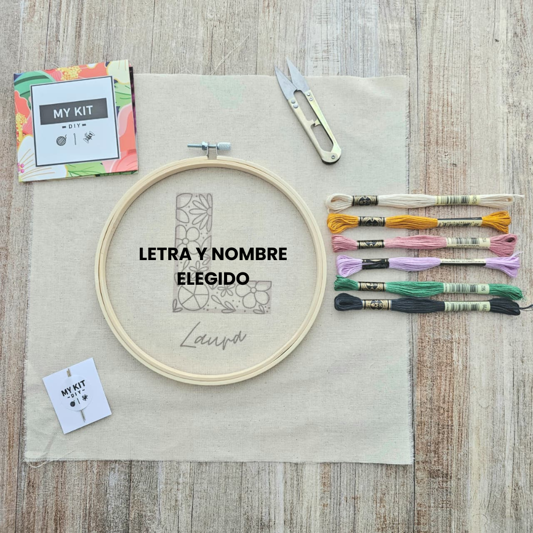 Kit letra floreada con nombre
