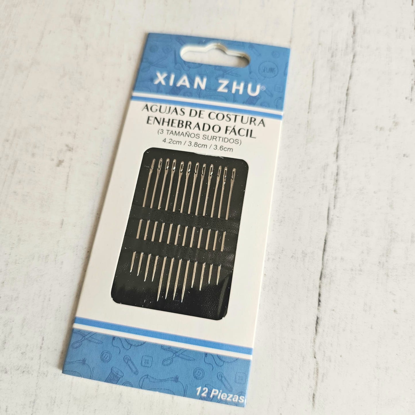 Aguja de enhebrado fácil