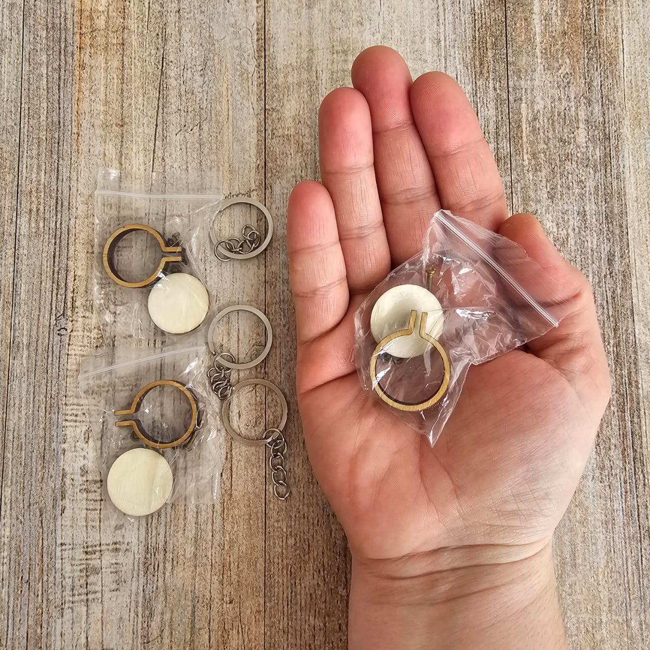 Kit 3 llaveros mini bastidor microbordado