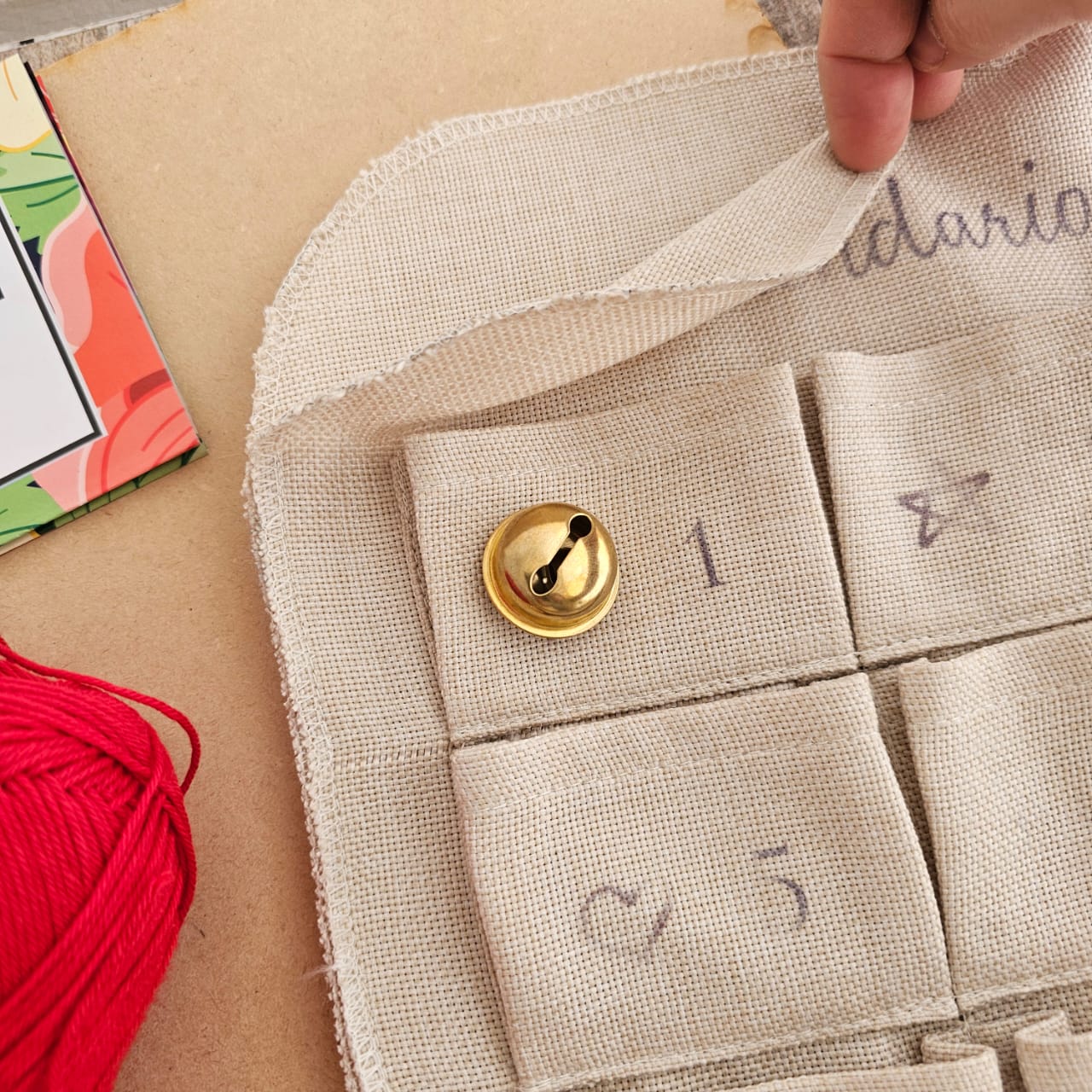 Kit calendario de adviento para tejer y bordar