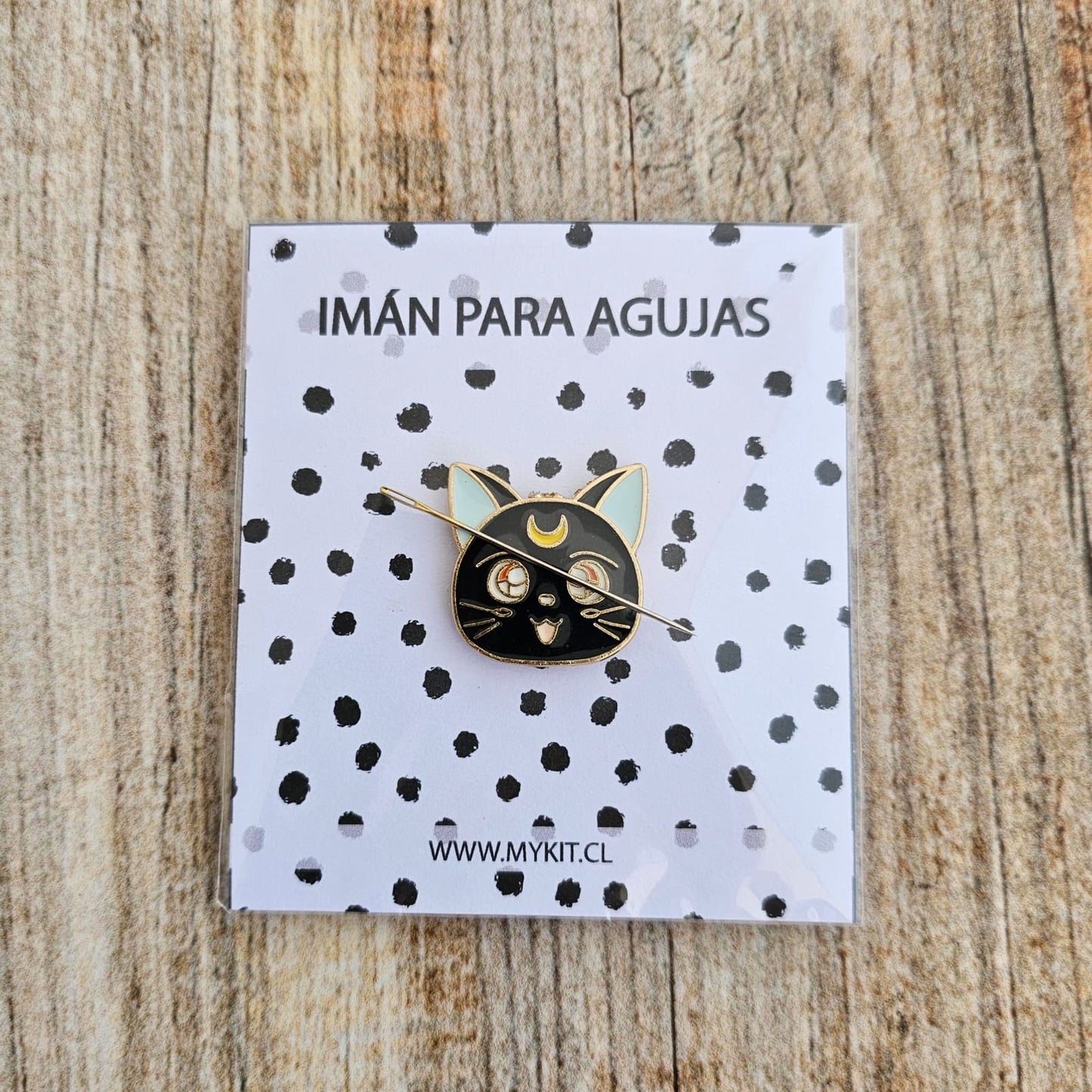 Imán para agujas Gato negro Sailor Moon