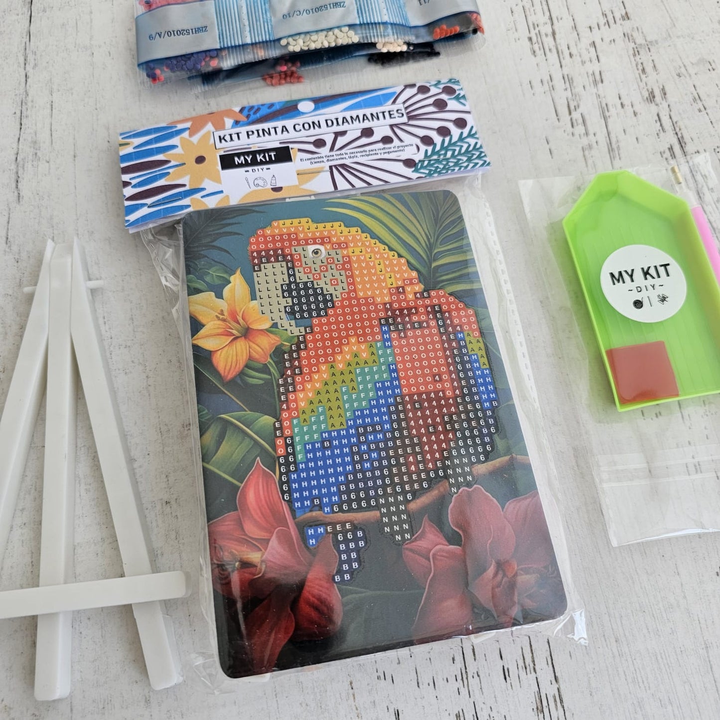 Kit pinta con diamantes 10x15 cm con atril - Papagayo