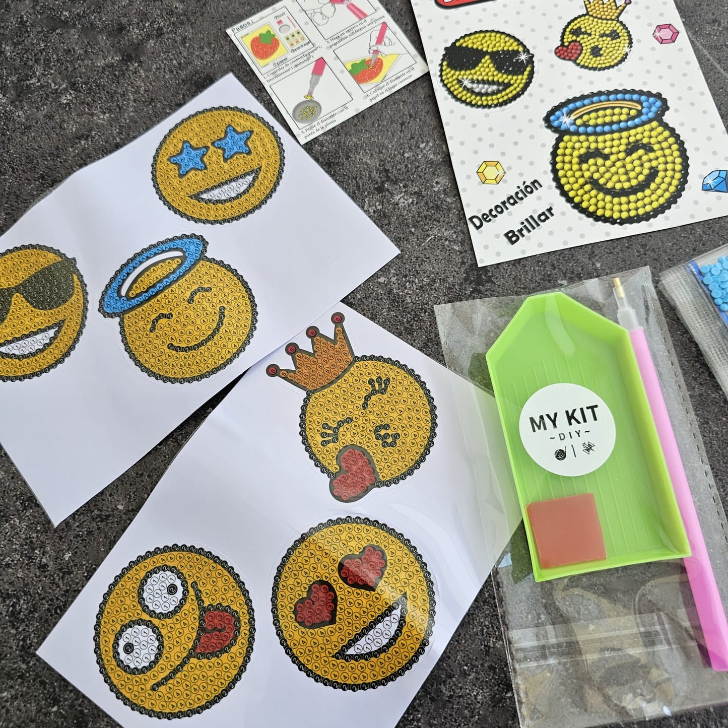 Kit stickers pinta con diamantes - Caritas