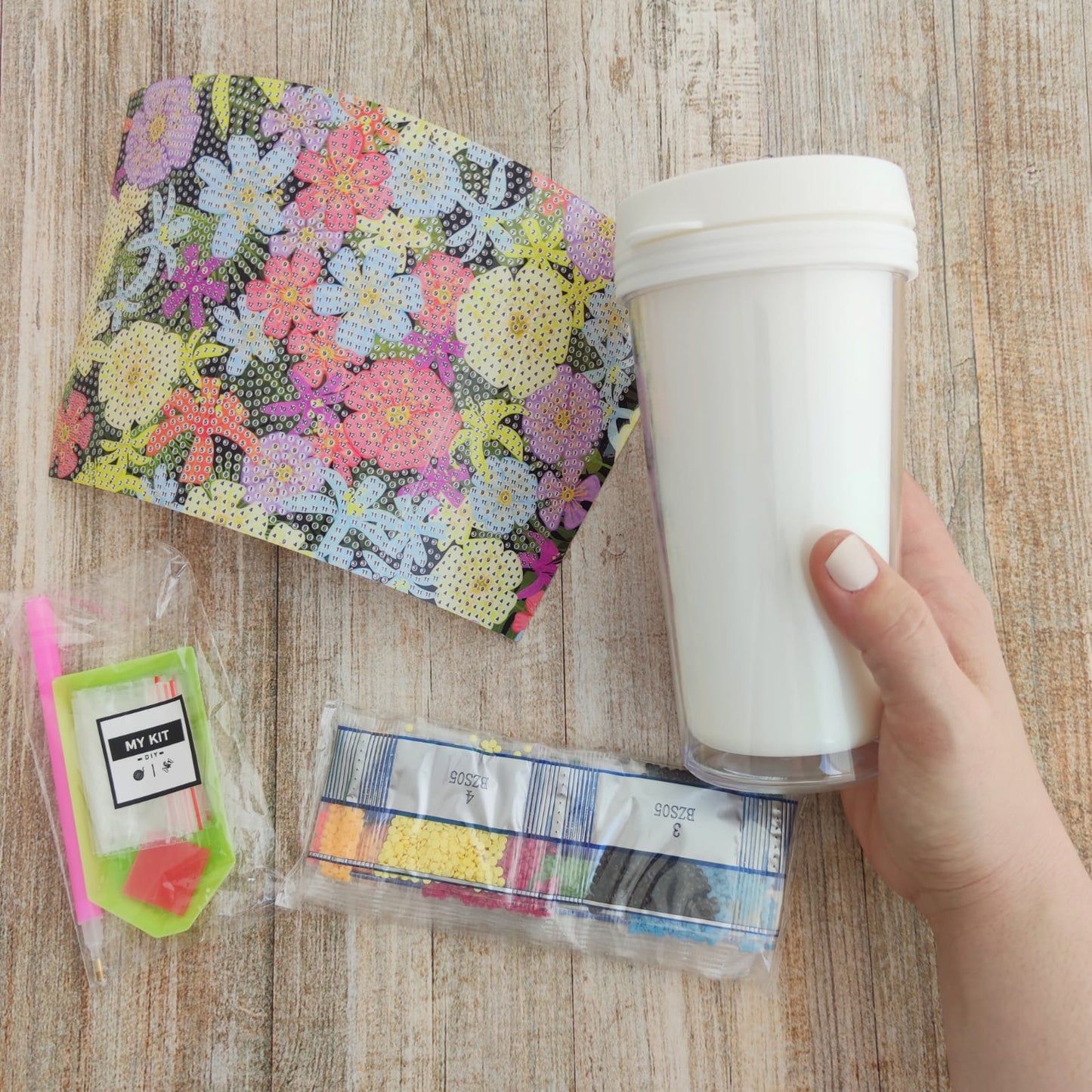 Kit vaso diseño flores pinta con diamantes