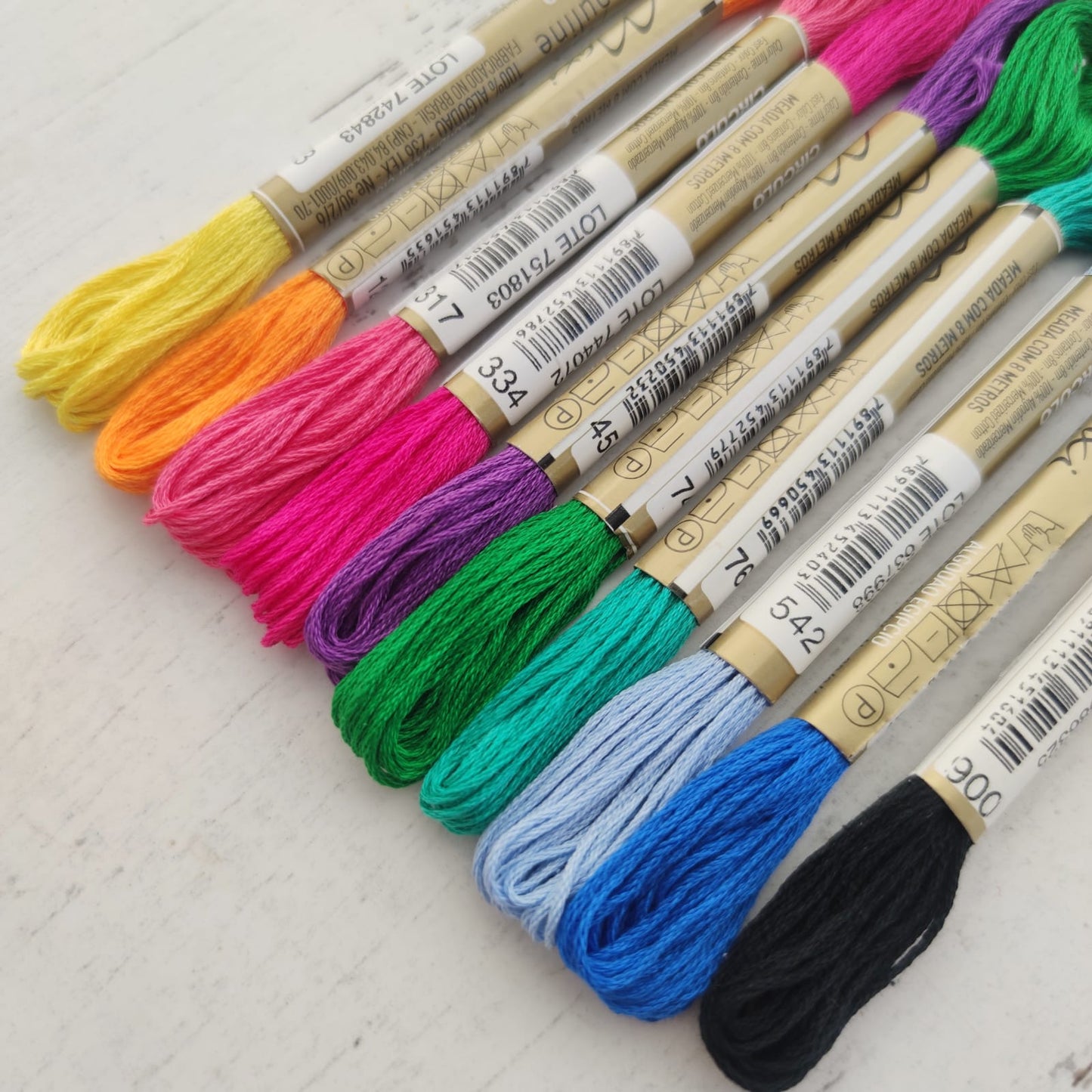 Kit 10 hilos mouline colores fuertes