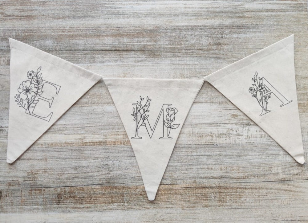 Kit_banderín_letra Personalizada_flores-bordado-emprendimiento_chile-mykit