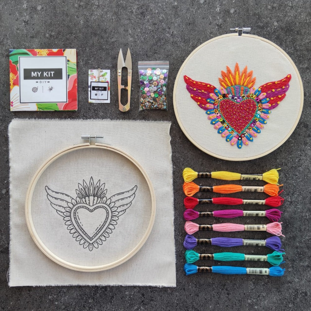 Kit_bastidor_madera_esquema_puntos_corazón_detente_macarena-emprendimiento_mykit-chile-bordados