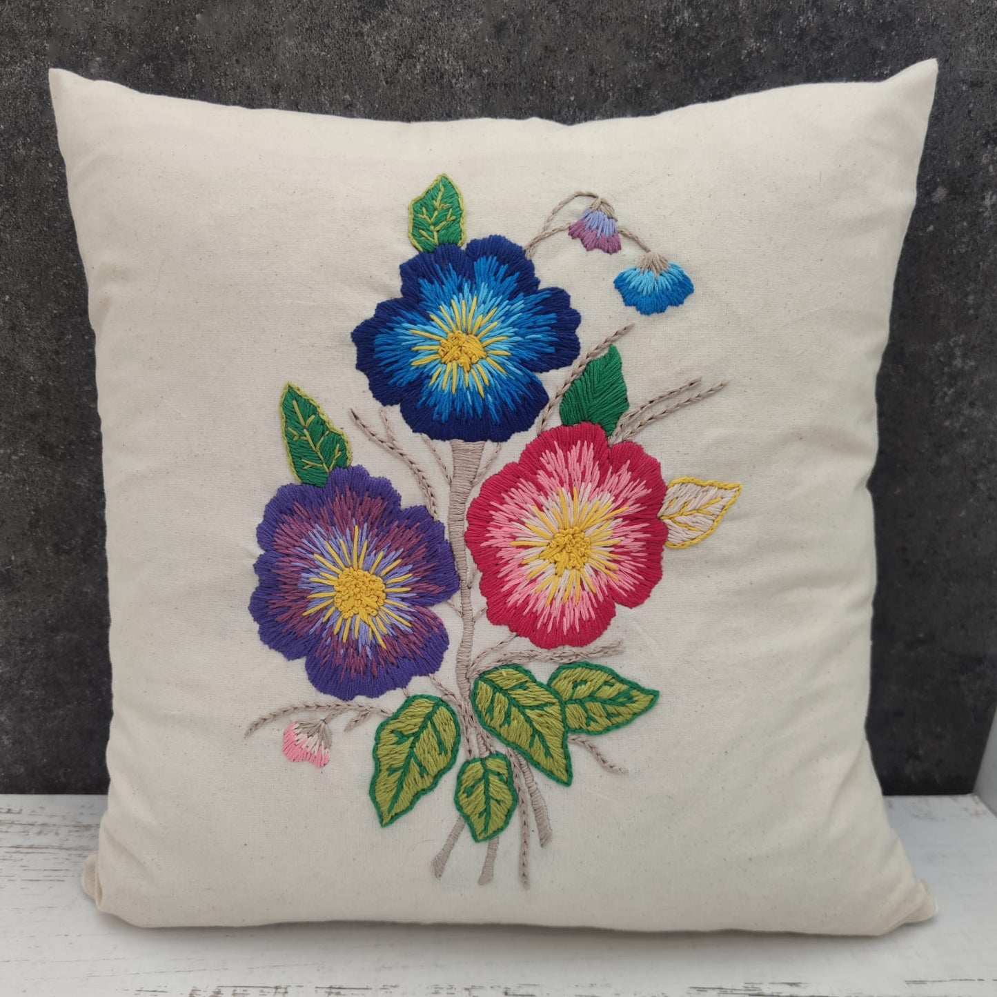 Kit funda de cojín con esquema de puntos DISEÑOS FLORES - Agustina
