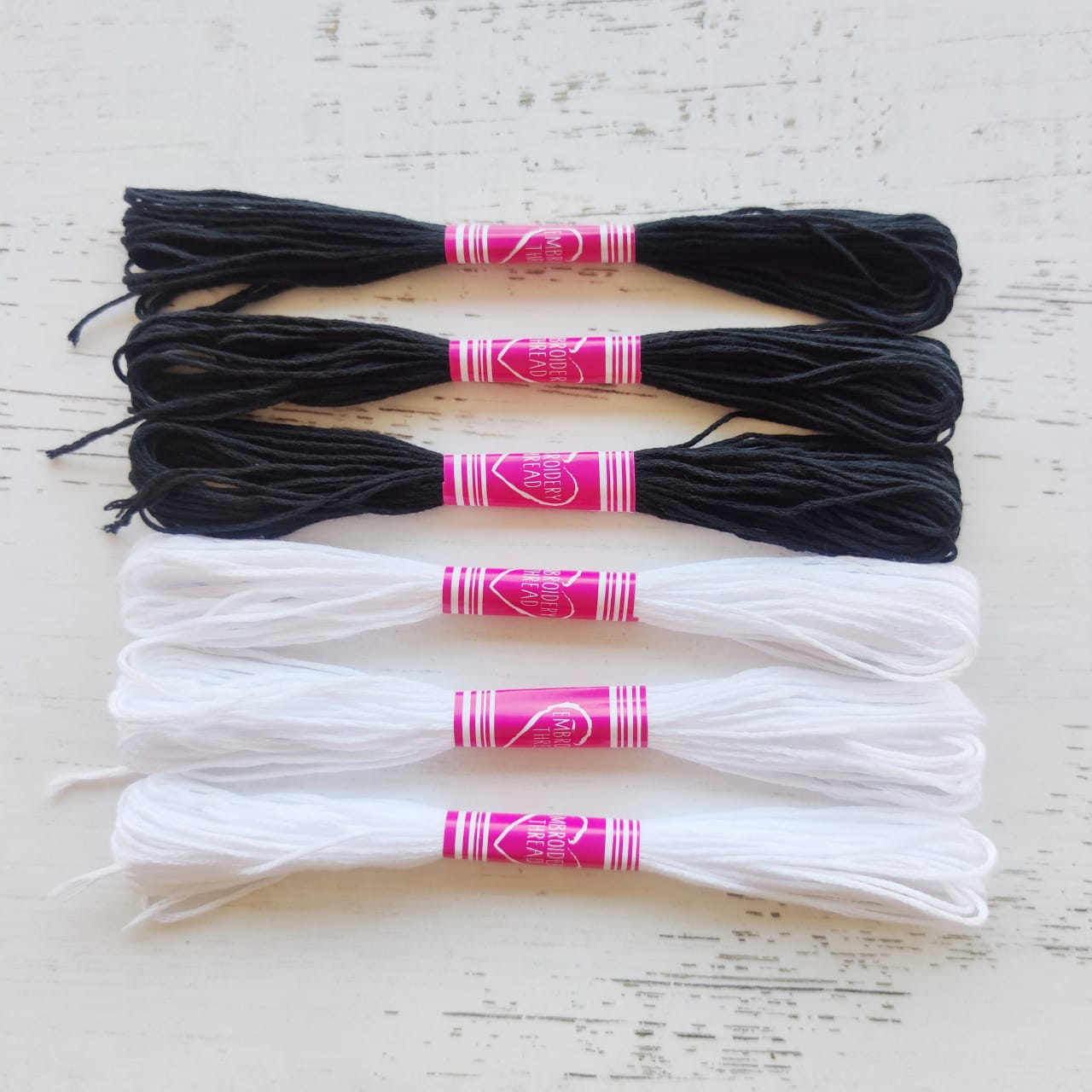 Kit 6 hilos mouline blanco y negro en degradé