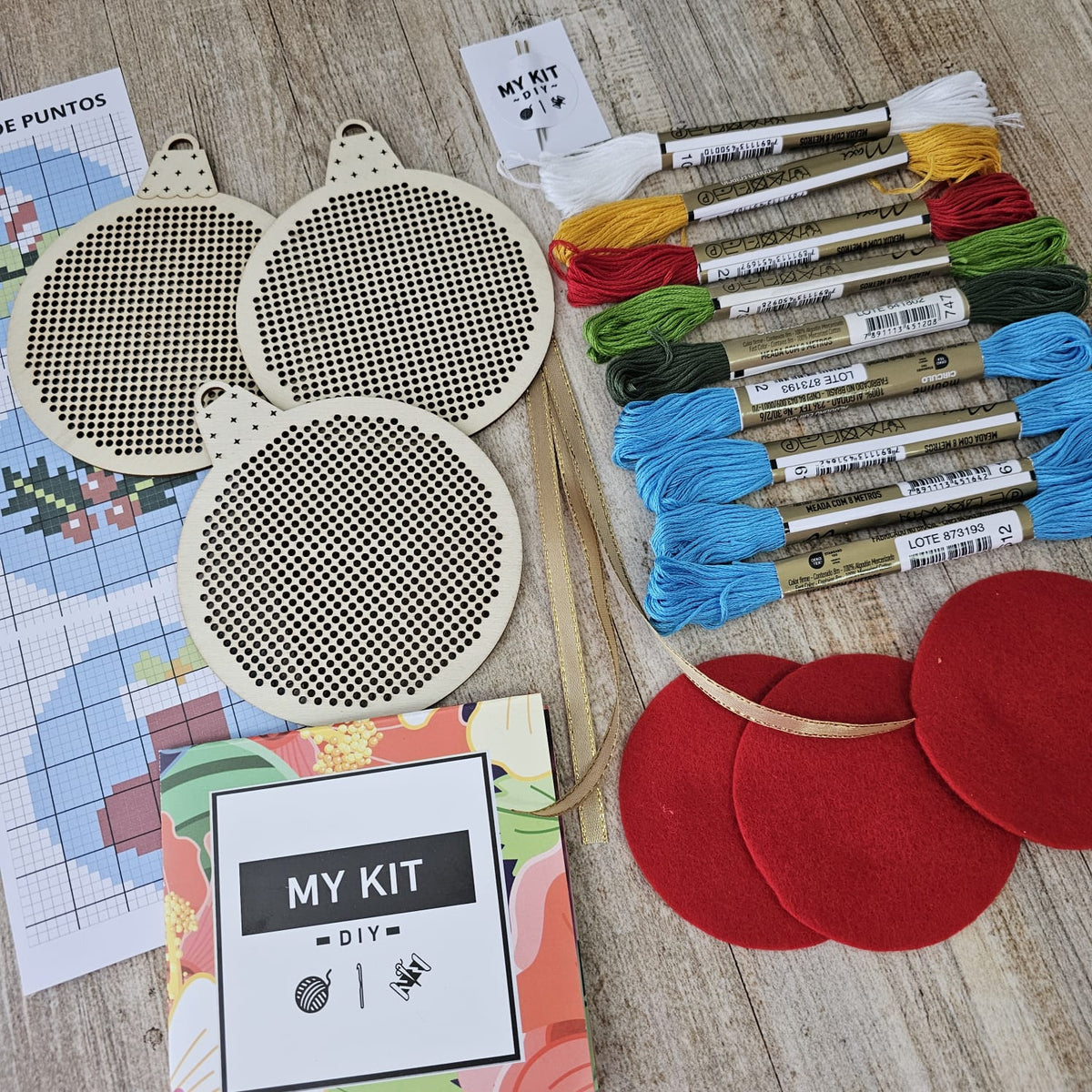 ¡ESPECIAL NAVIDAD! Kit adornos árbol punto cruz figuras