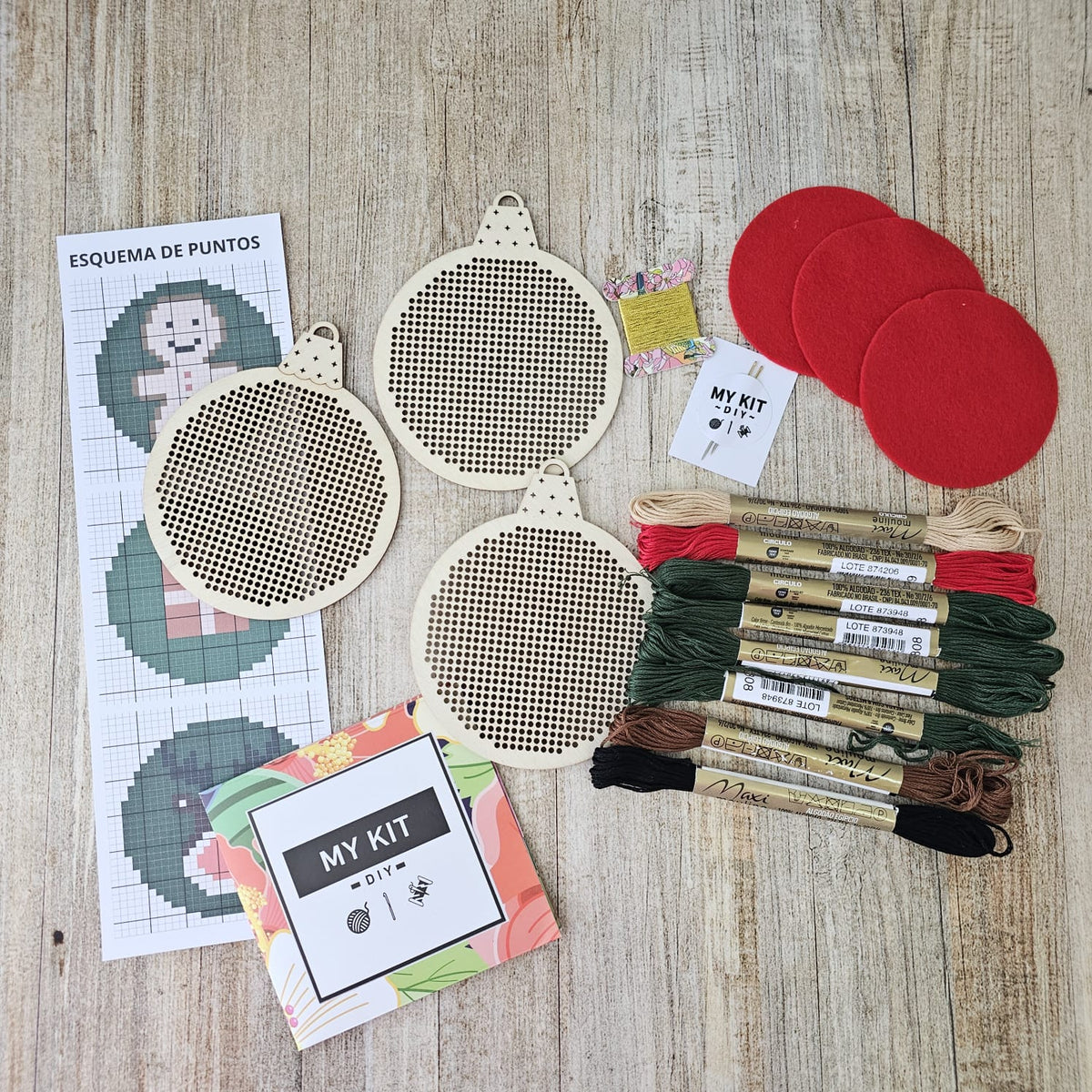 ¡ESPECIAL NAVIDAD! Kit adornos árbol punto cruz