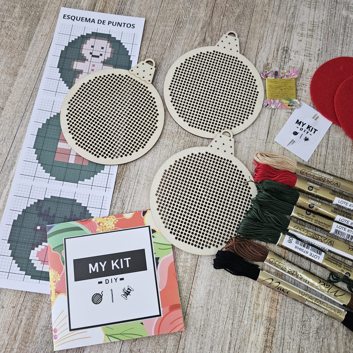 ¡ESPECIAL NAVIDAD! Kit adornos árbol punto cruz