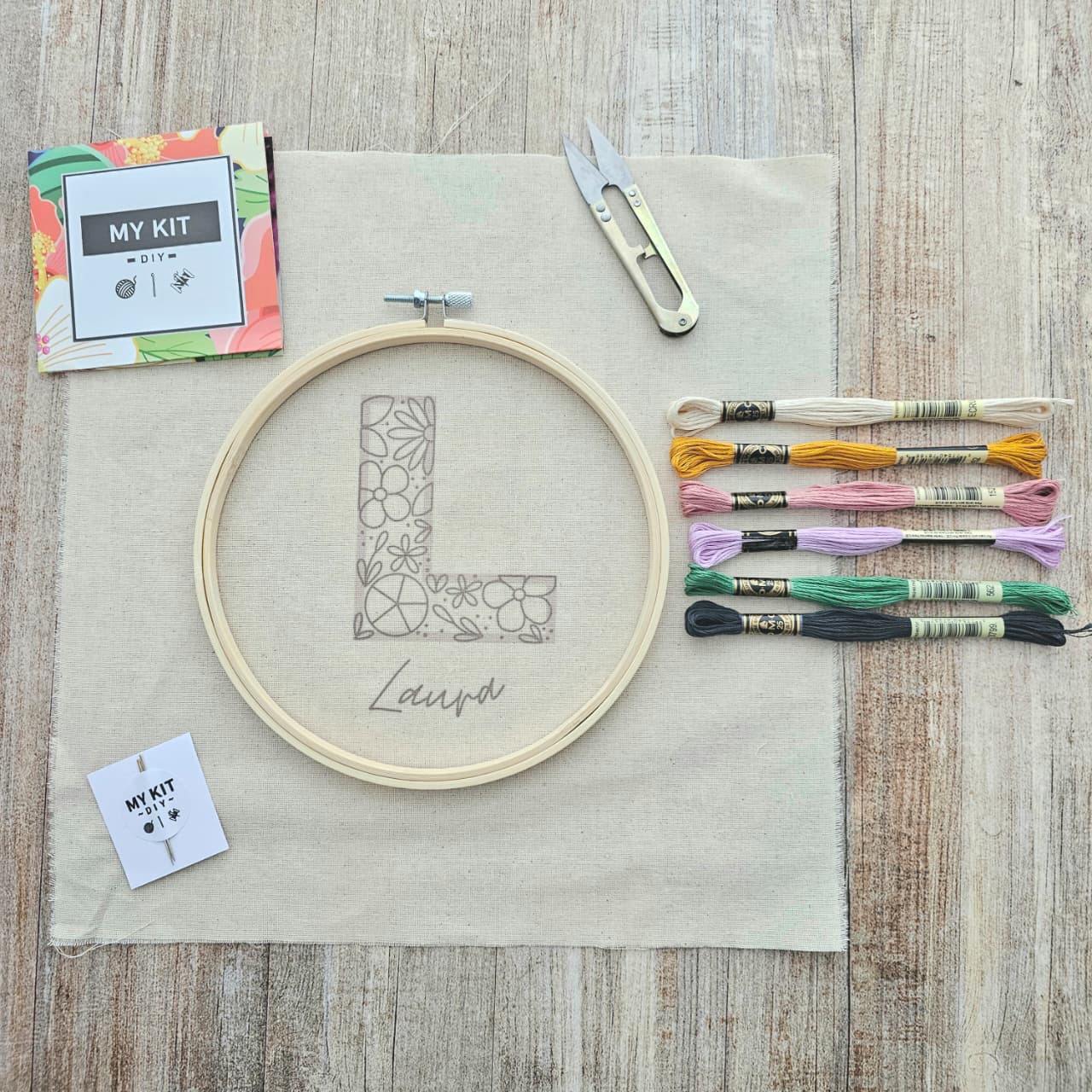 Kit letra floreada con nombre