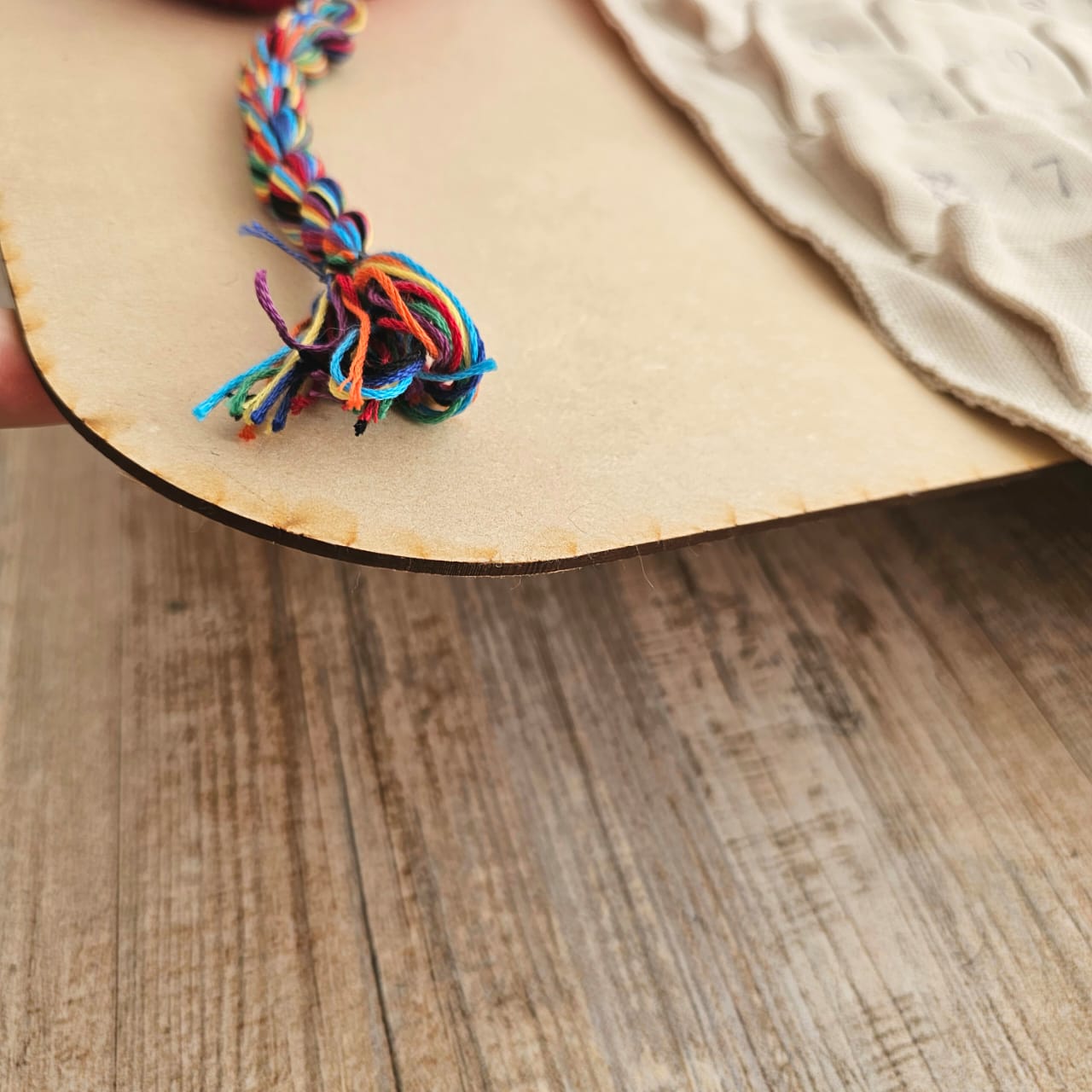 Kit calendario de adviento para tejer y bordar