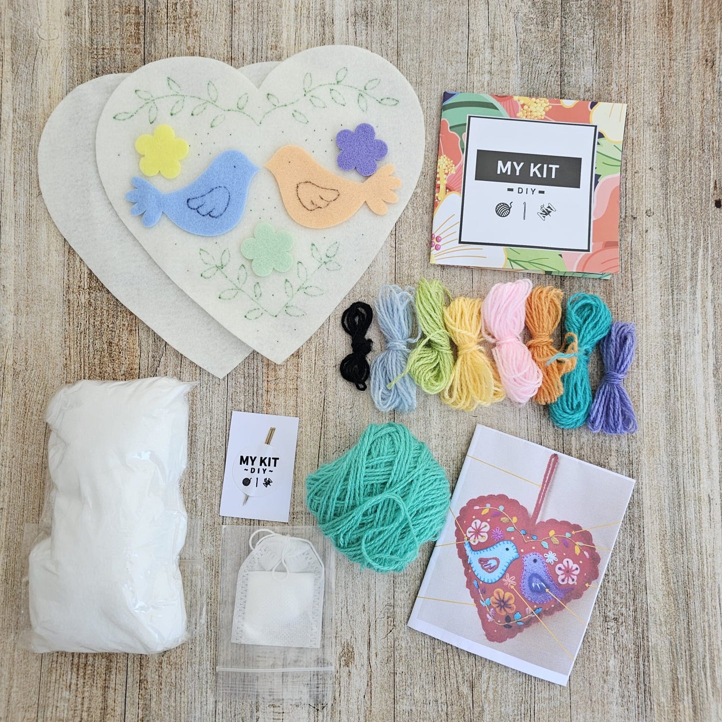 Kit corazón blanco dos pajaritos bordado Ayacuchano