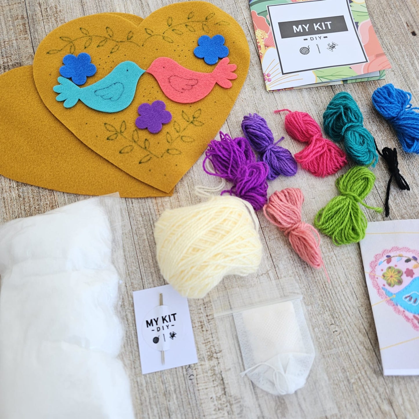 Kit corazón Mostaza bordado Ayacuchano