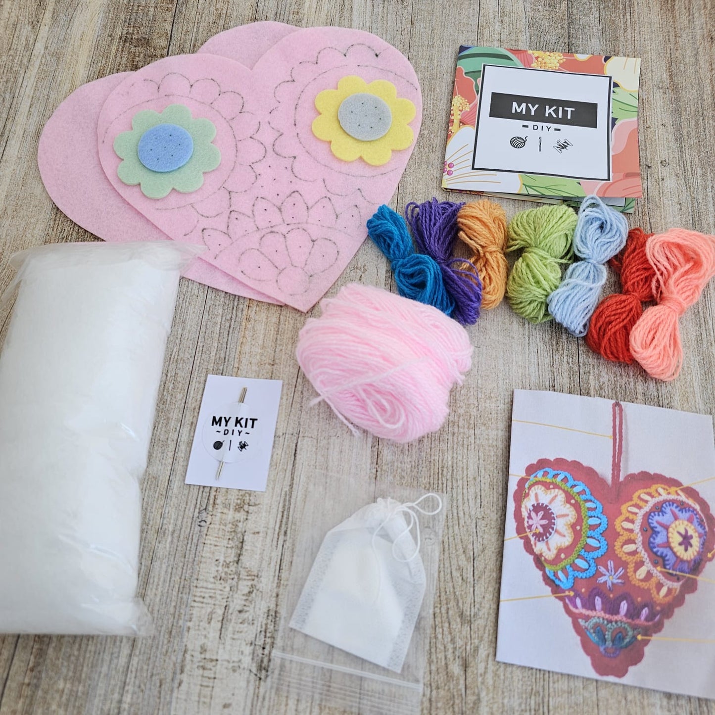 Kit corazón rosado bordado Ayacuchano