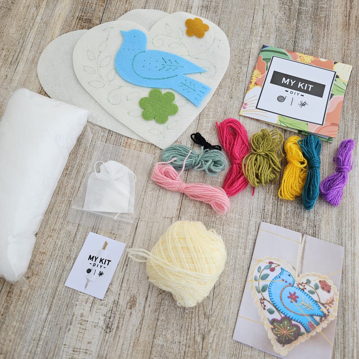 Kit corazón blanco un pajaro bordado Ayacuchano