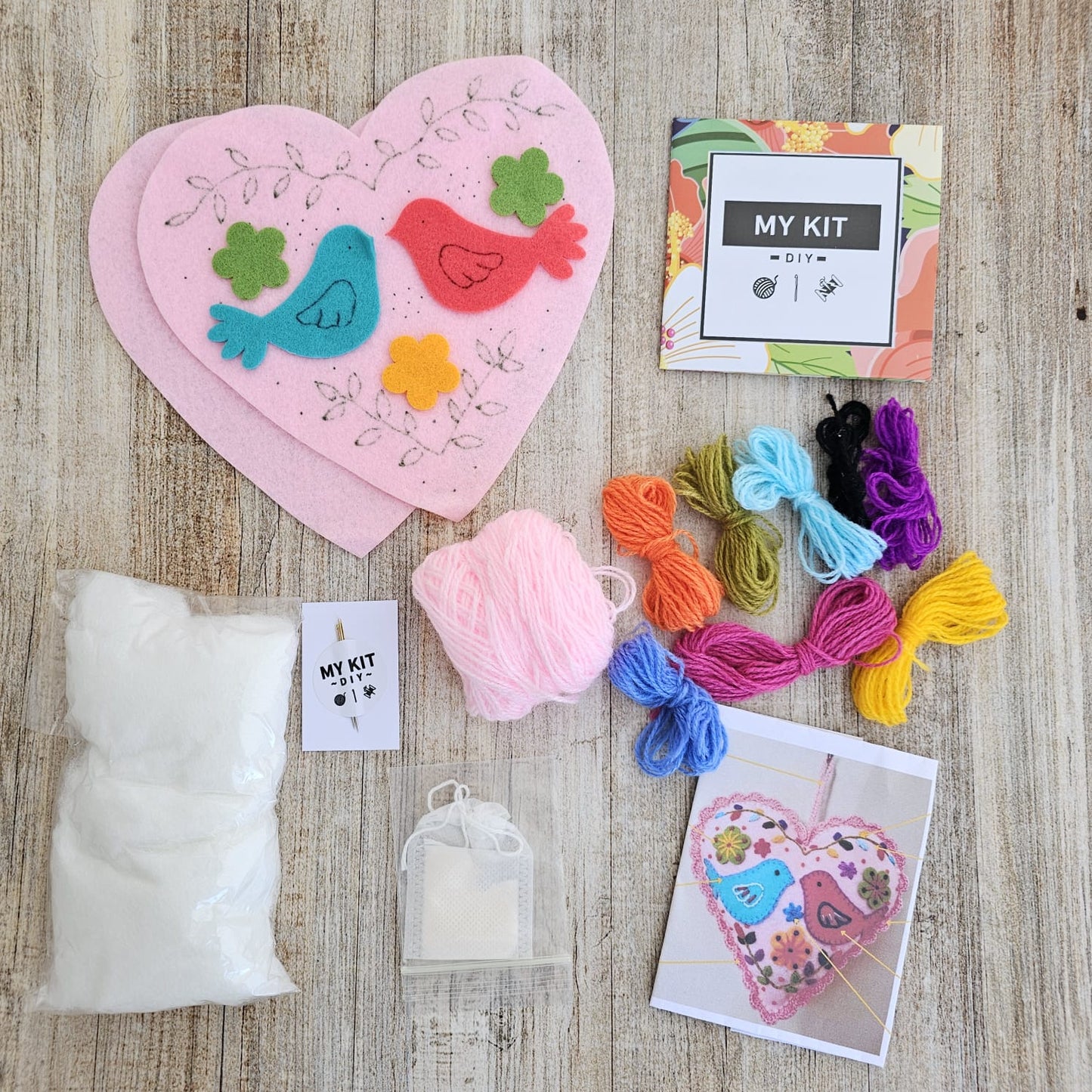 Kit corazón rosado dos pajaritos bordado Ayacuchano