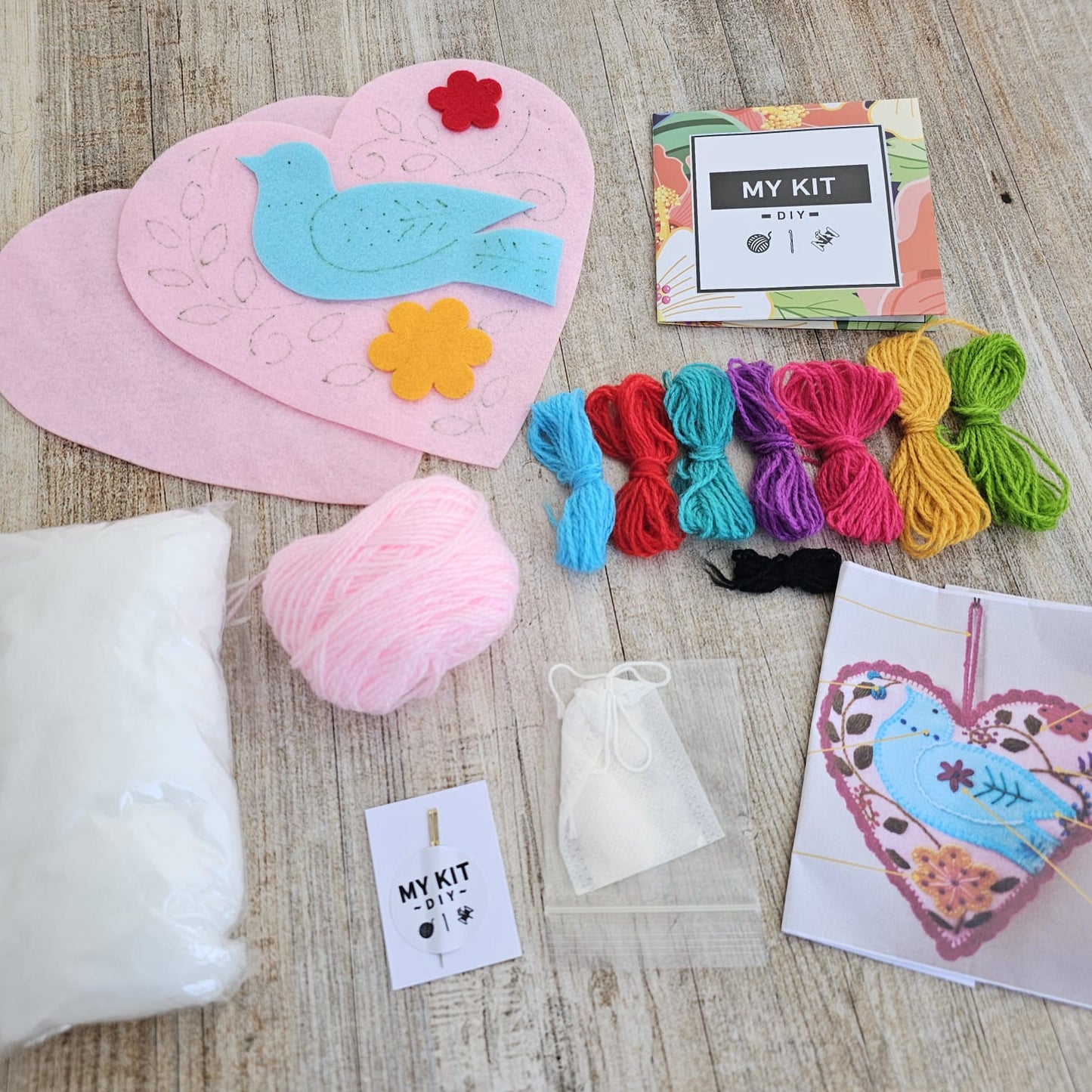 Kit corazón rosado un pajaro bordado Ayacuchano
