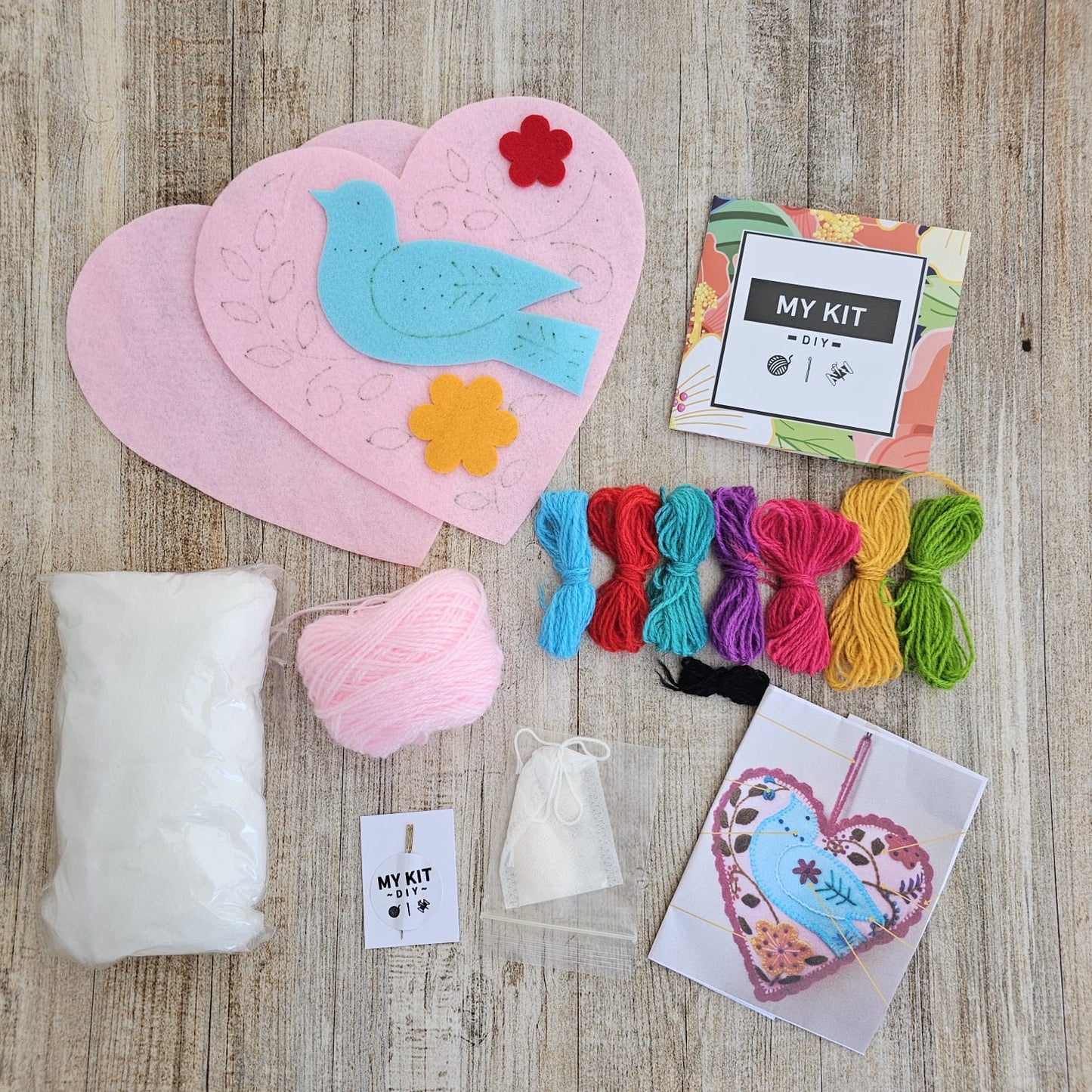 Kit corazón rosado un pajaro bordado Ayacuchano