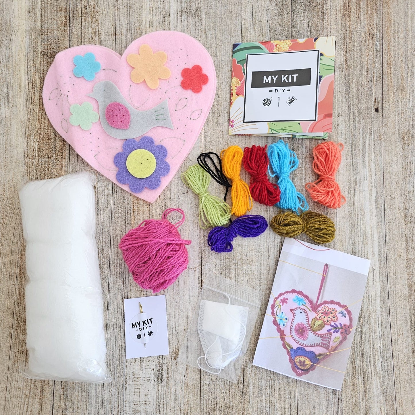 Kit corazón rosado un pajarito bordado Ayacuchano