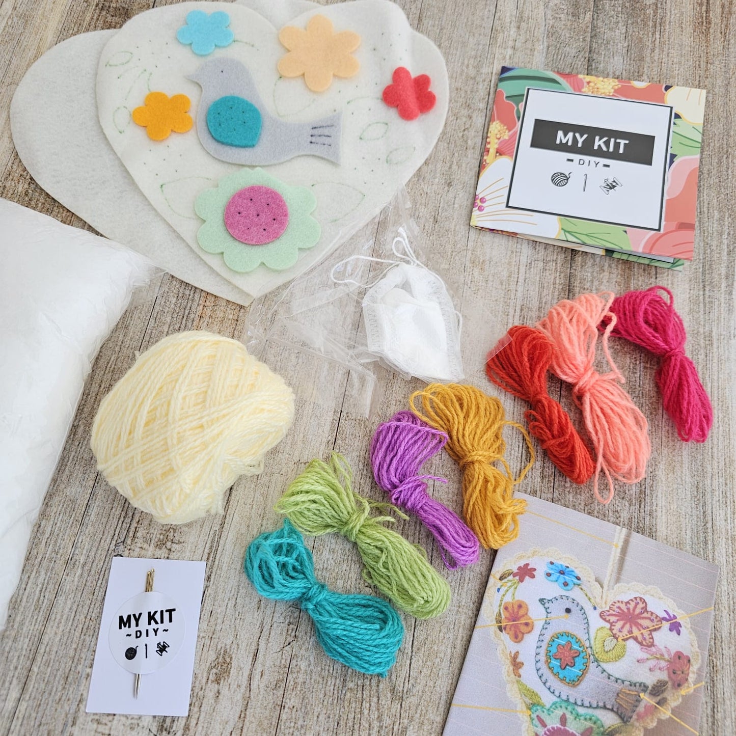 Kit corazón blanco un pajarito bordado Ayacuchano