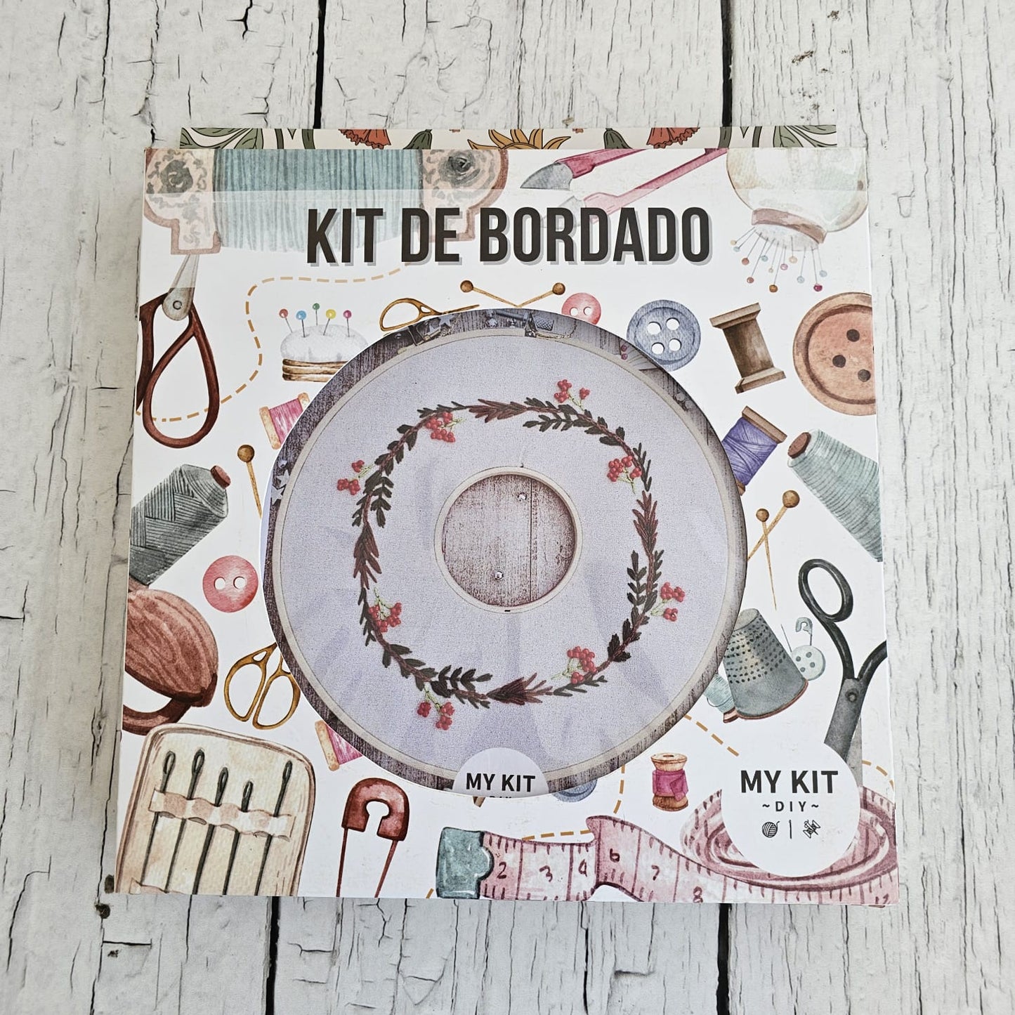 ¡ESPECIAL NAVIDAD! Kit para bordar Corona navideña
