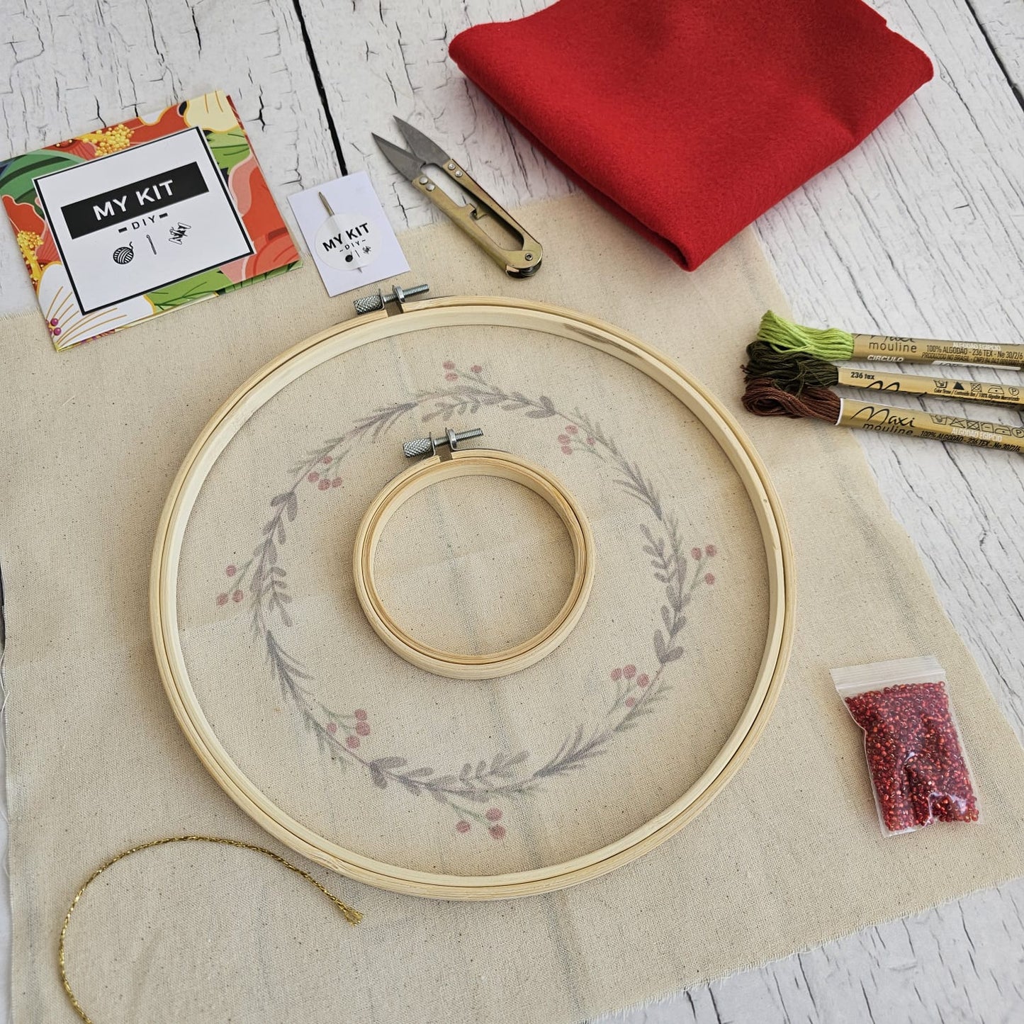 ¡ESPECIAL NAVIDAD! Kit para bordar Corona navideña