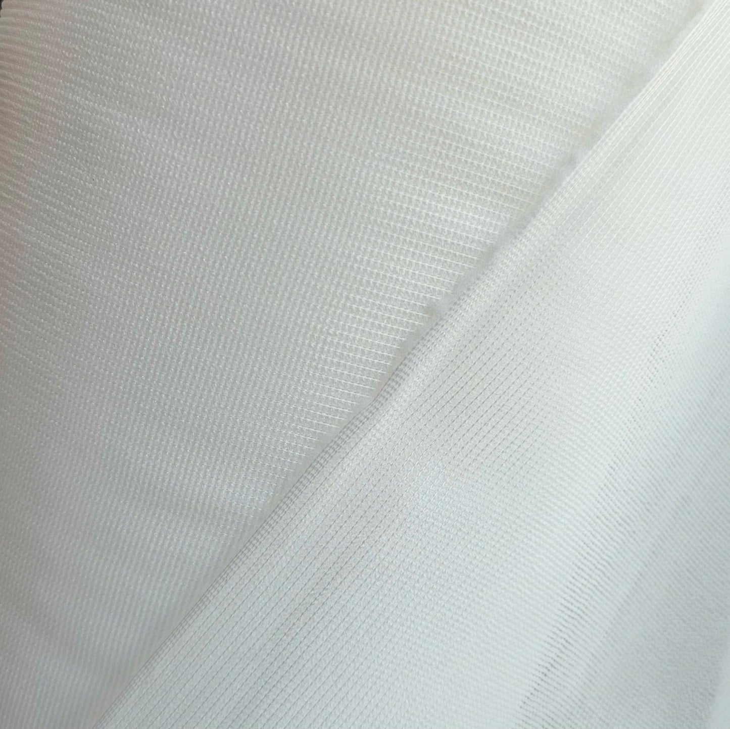 Entretela adhesiva para asegurar tus bordados