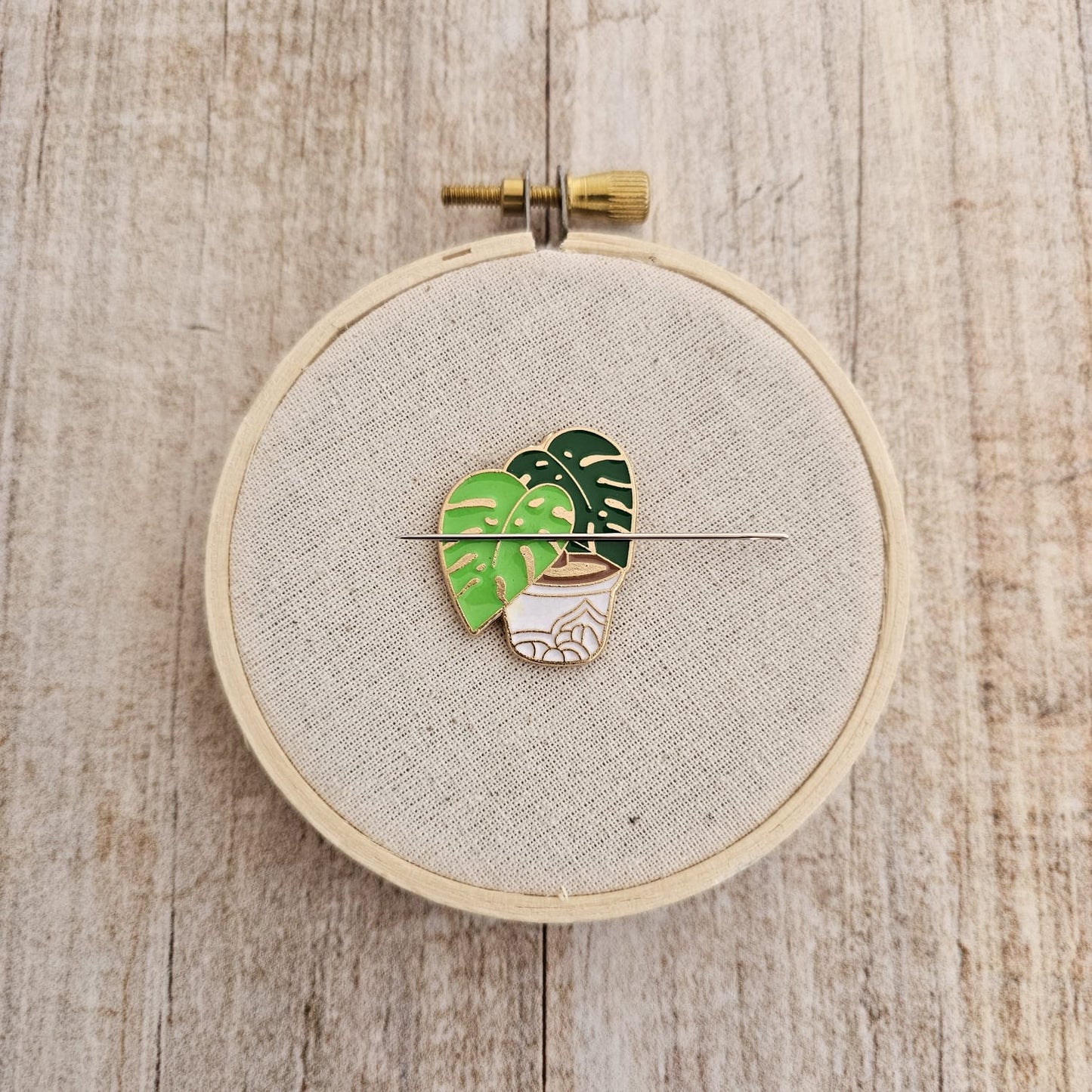 Imán para agujas Monstera