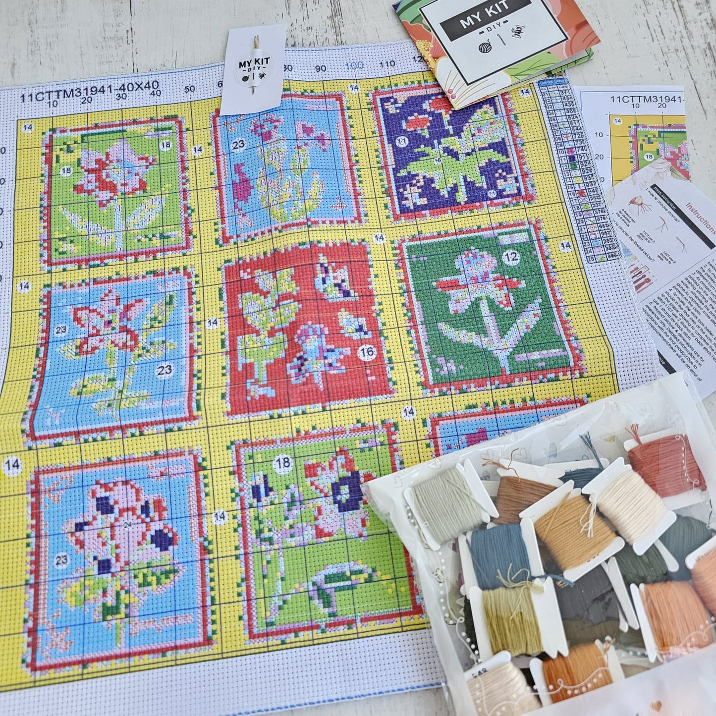 Kit punto cruz - Estampillas con flores (40x40cm)-11ct