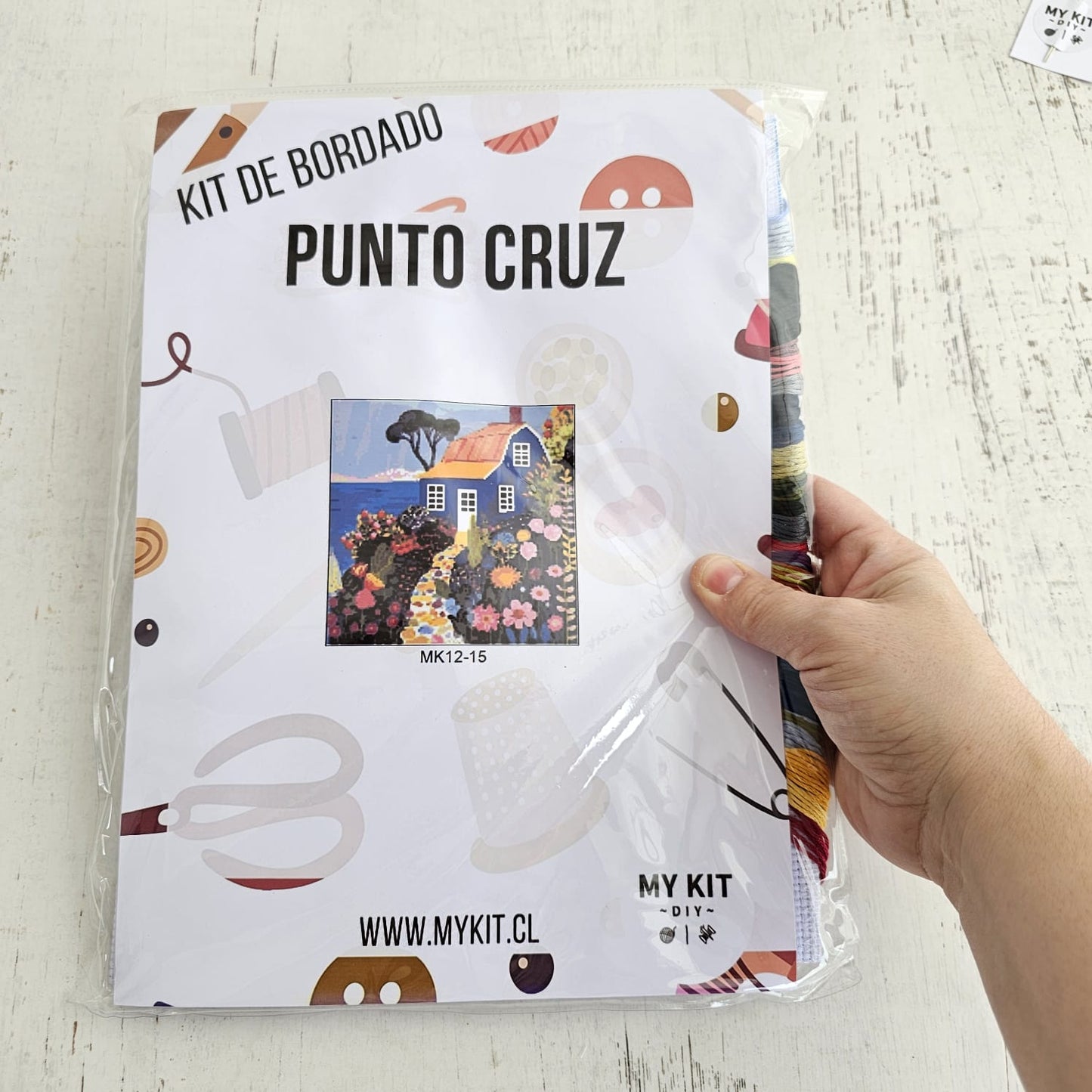 Kit punto cruz - Casita azul (40x40cm)-11ct