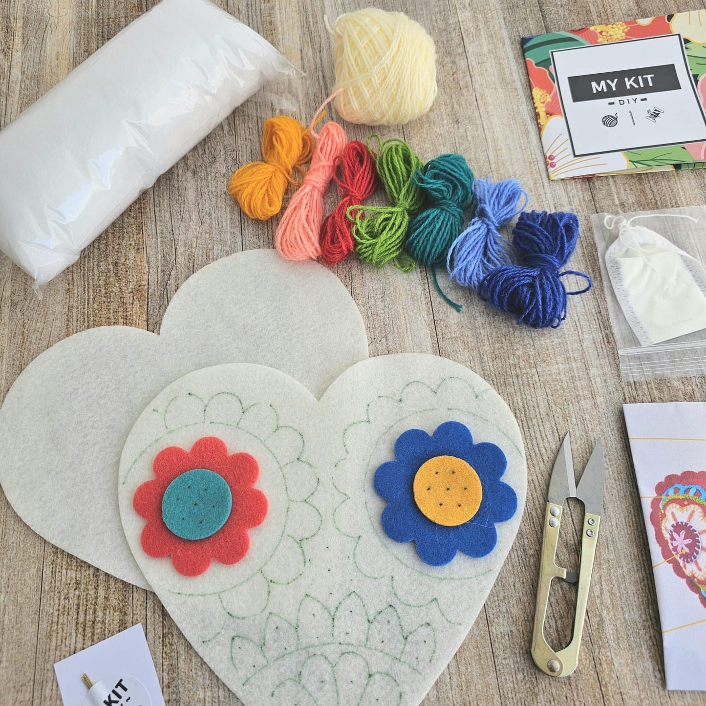 Kit corazón blanco bordado Ayacuchano