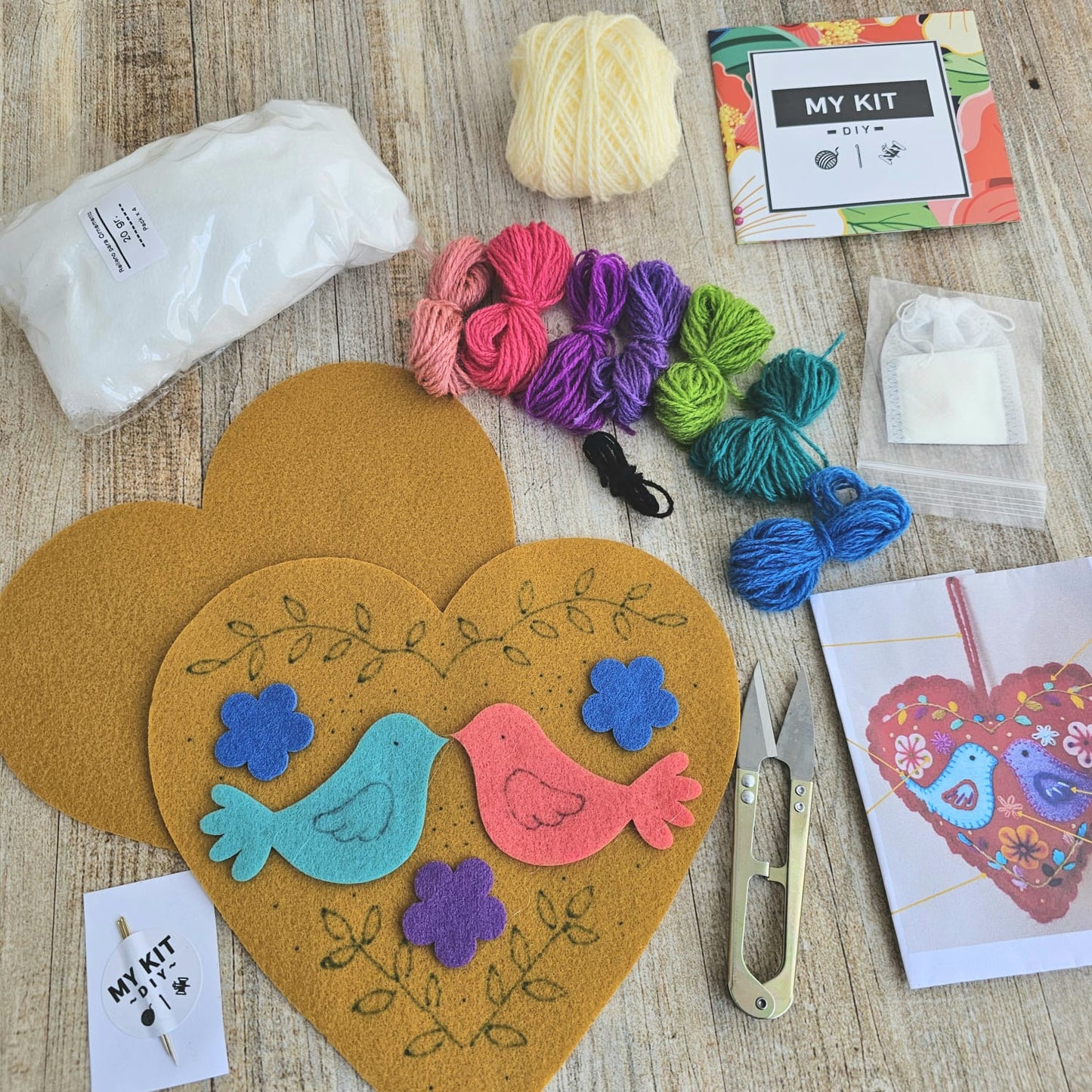 Kit corazón Mostaza bordado Ayacuchano