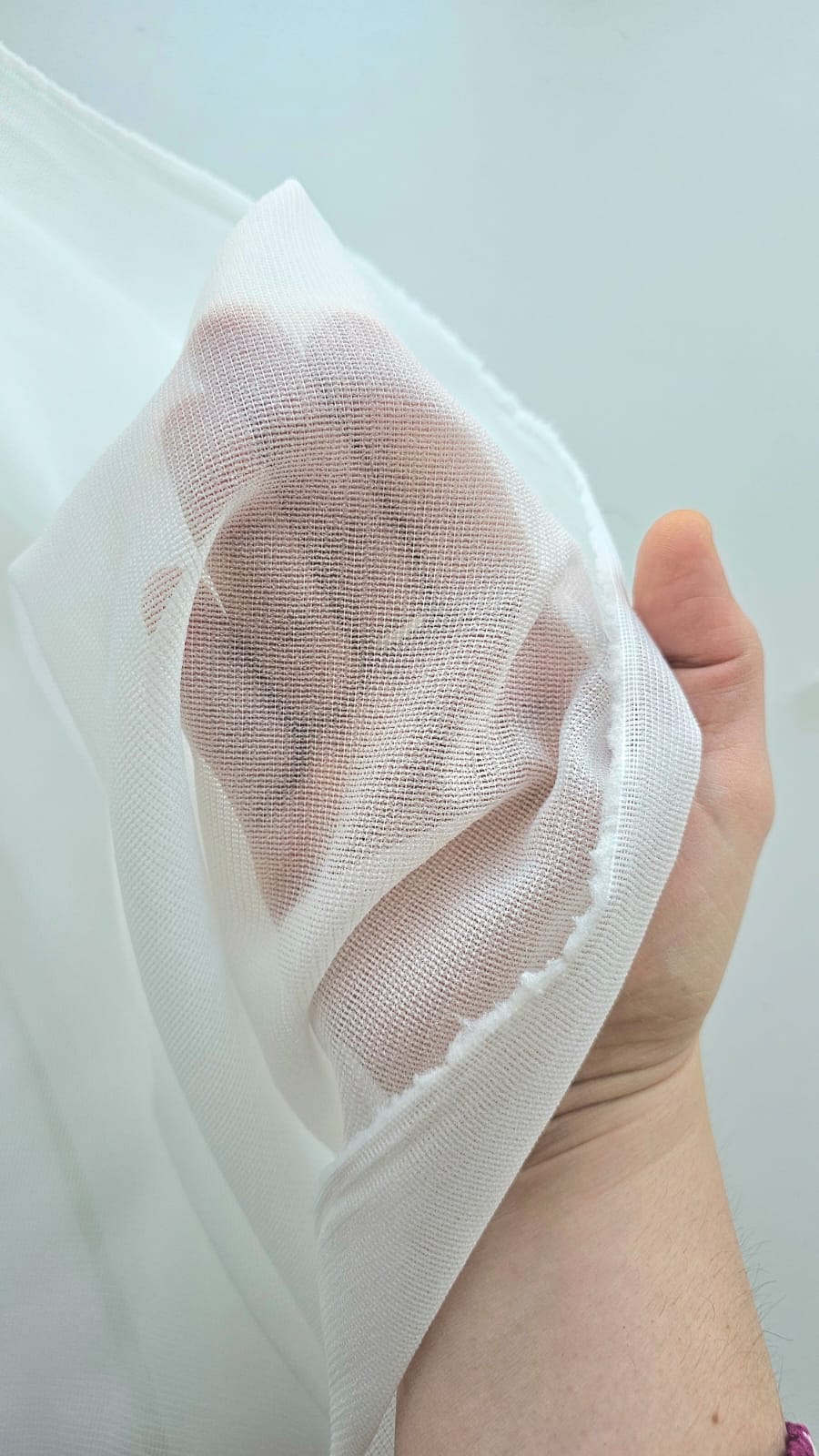 Entretela adhesiva para asegurar tus bordados