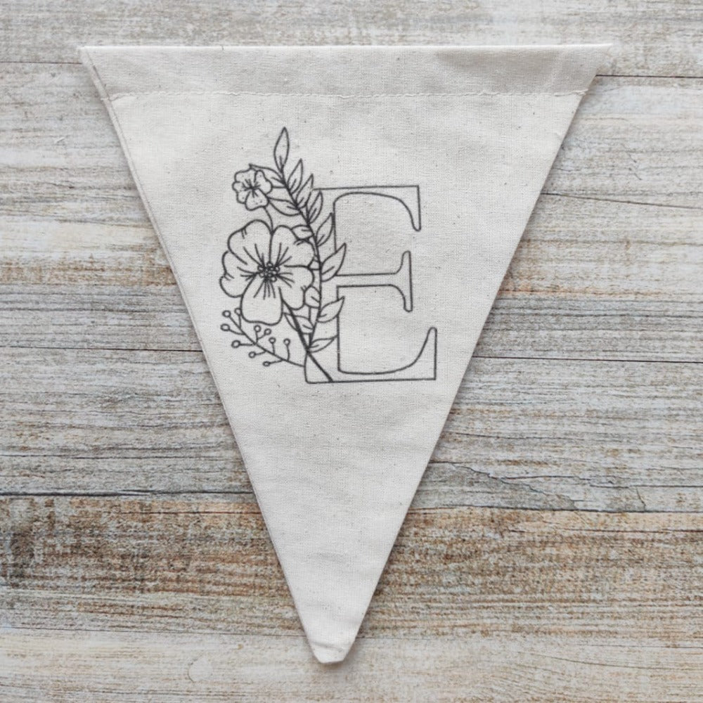 Kit_banderín_letra Personalizada_flores-bordado-emprendimiento_chile-mykit