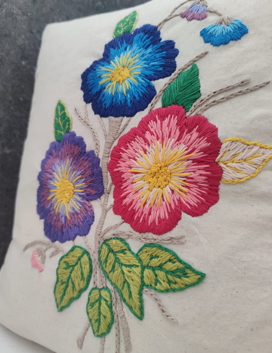 Kit funda de cojín con esquema de puntos DISEÑOS FLORES - Agustina