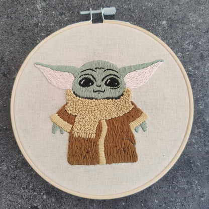 Kit bordado en bastidor - Baby Yoda