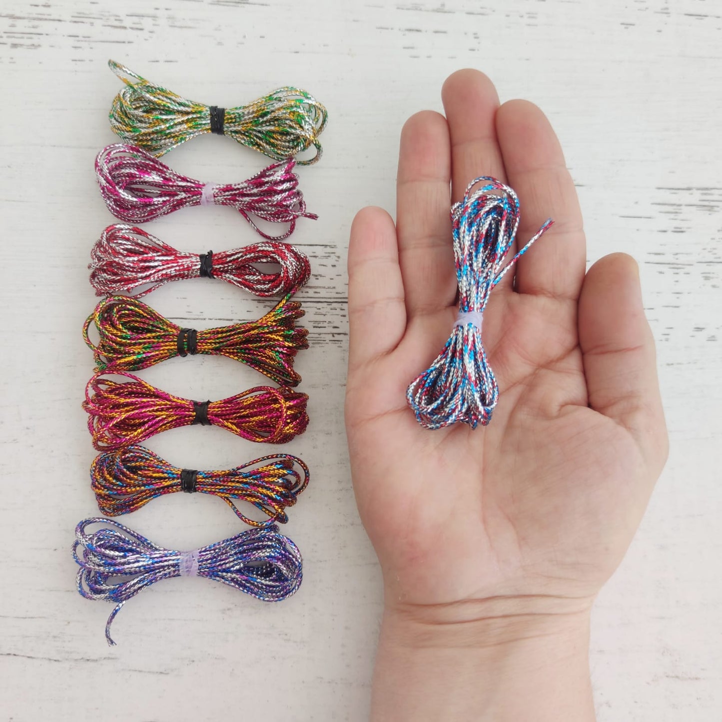 Kit hilos brillantes 8 ovillos multicolores cordón