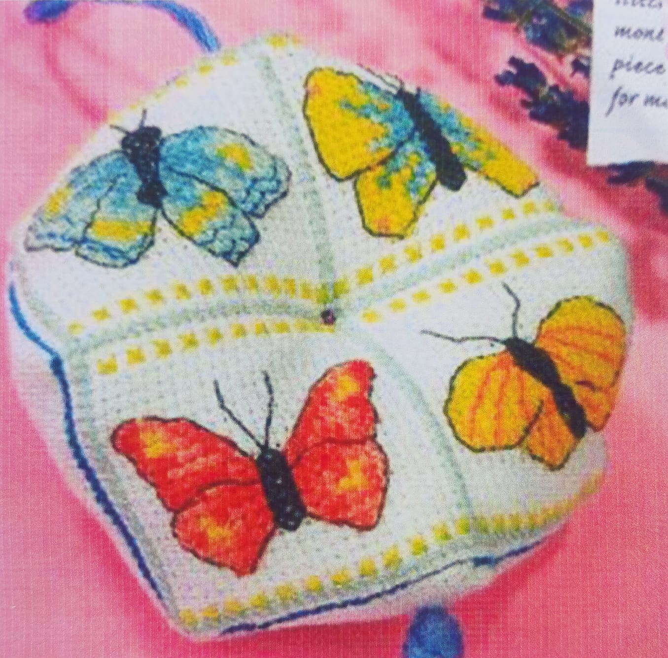 Kit punto cruz - Mini cojin alfiletero mariposas